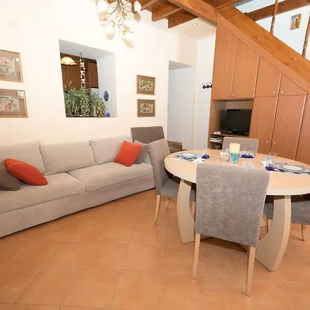 Filanthi's Retreat In Mani's Nature