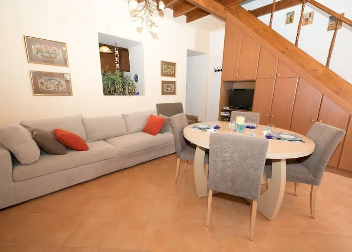 Filanthi's Retreat In Mani's Nature